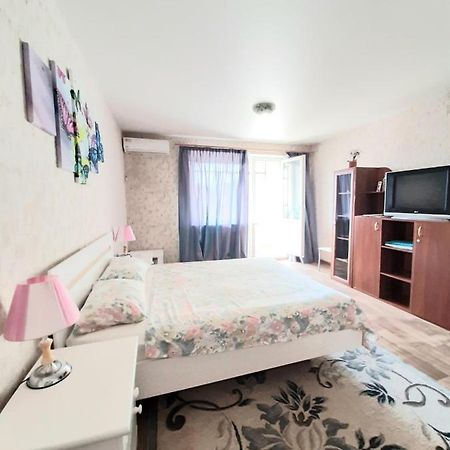 1 Комнатная На Позняках Appartement Kiev Buitenkant foto