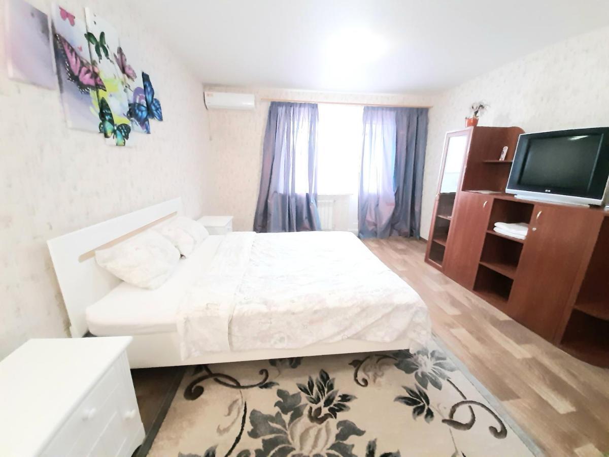 1 Комнатная На Позняках Appartement Kiev Buitenkant foto