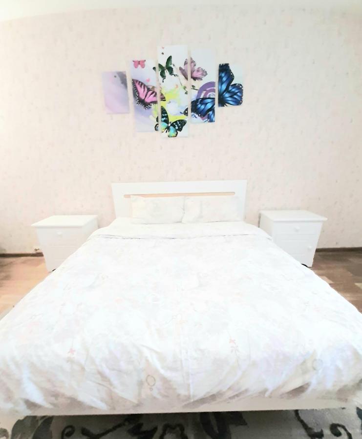 1 Комнатная На Позняках Appartement Kiev Buitenkant foto