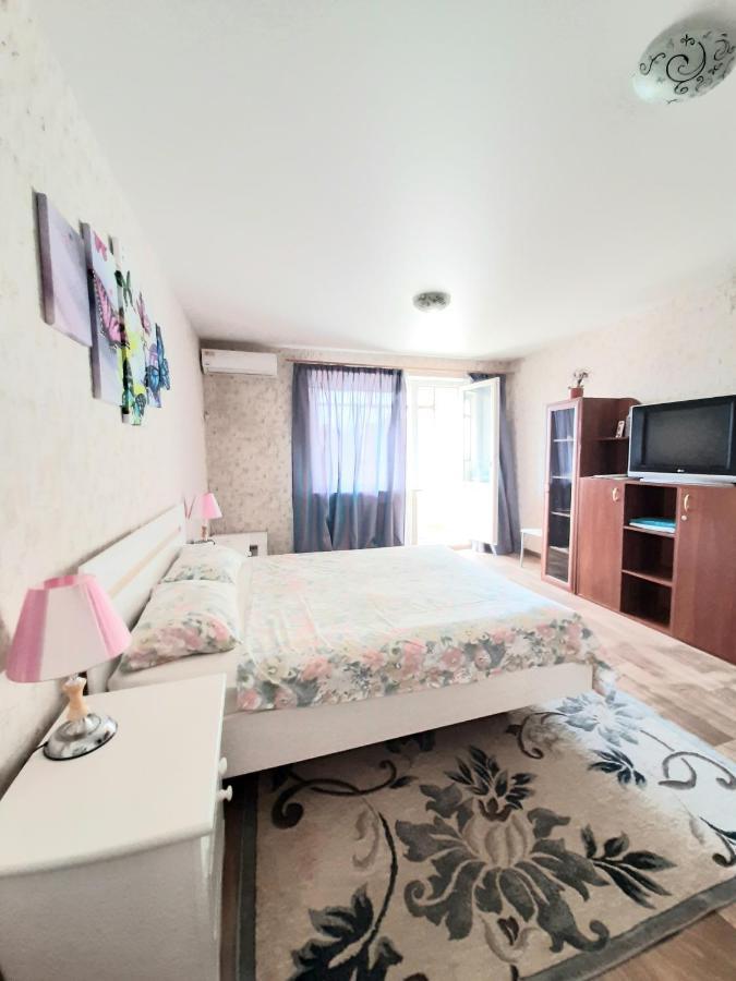 1 Комнатная На Позняках Appartement Kiev Buitenkant foto