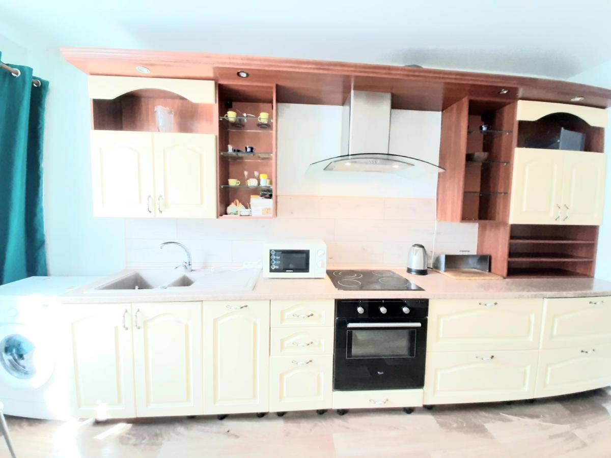 1 Комнатная На Позняках Appartement Kiev Buitenkant foto